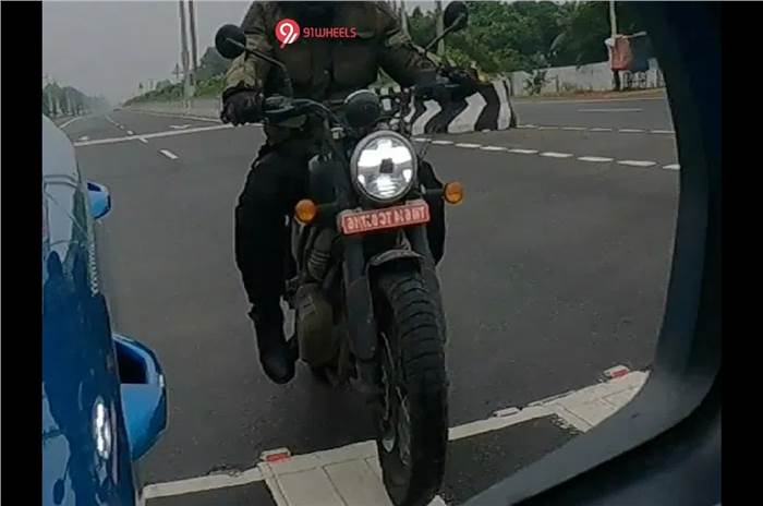 Royal Enfield 650cc scrambler spotted with stepped seat, LED headlight.